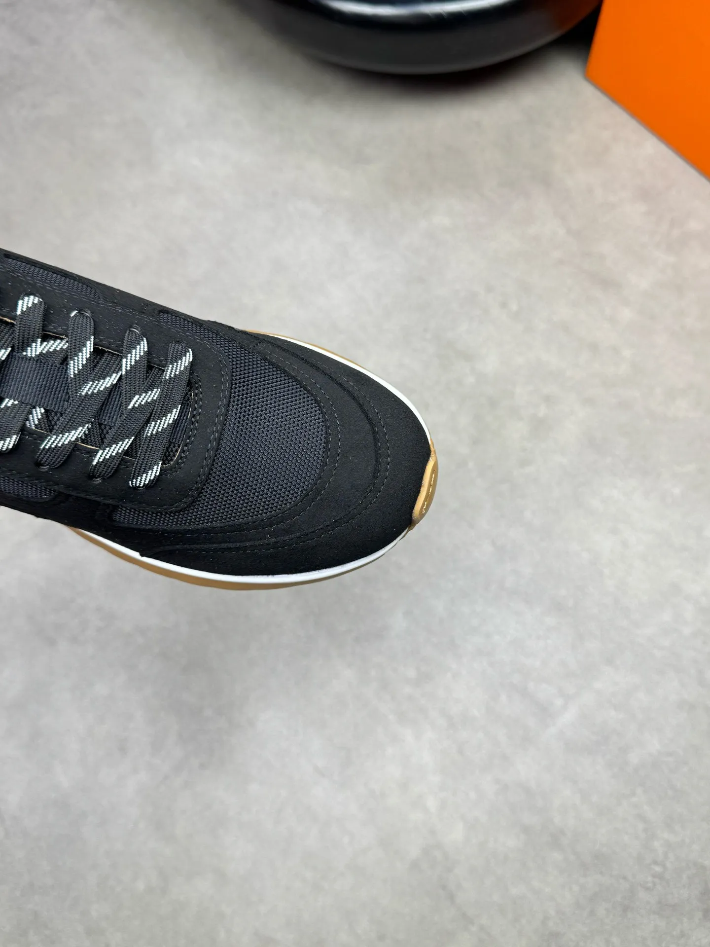 [HERMES] Hermès men's shoes 💰680💰 - high-end quality original items 🔍🔍🔍 casual sports shoes - upper: 🔝 suede environmentally friendly leather, brand high mercerized canvas body with forged ´H´ totem, tongue webbing injection molded brand logo - lining: brand canvas, foot pads; water-dyed cowhide -Outsole: ultra-light T men's shoes 💰U foam; two-color molded outsole -Ultra-high quality control, fine workmanship: highlighted (high-end, extravagance, grade) -Size: 39-44 (38, 45, can be customized)